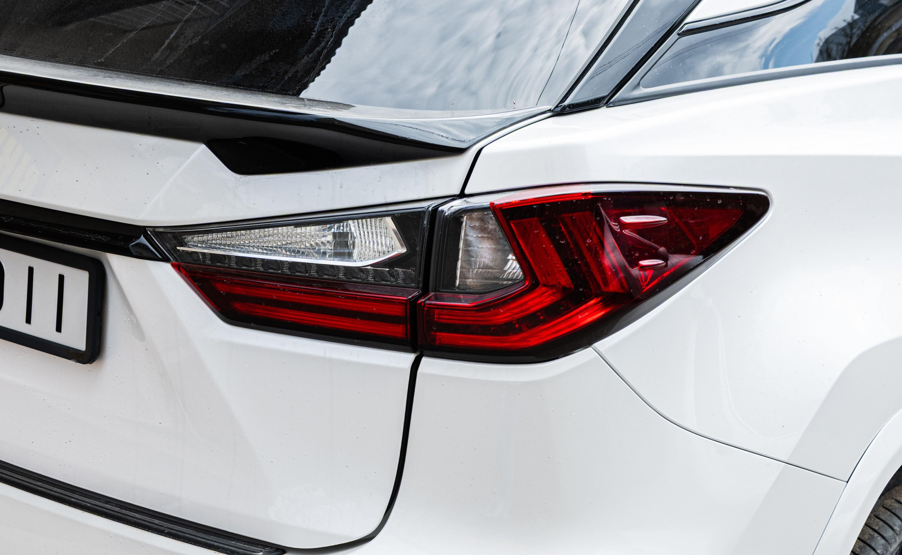 Sharp and angular brake light