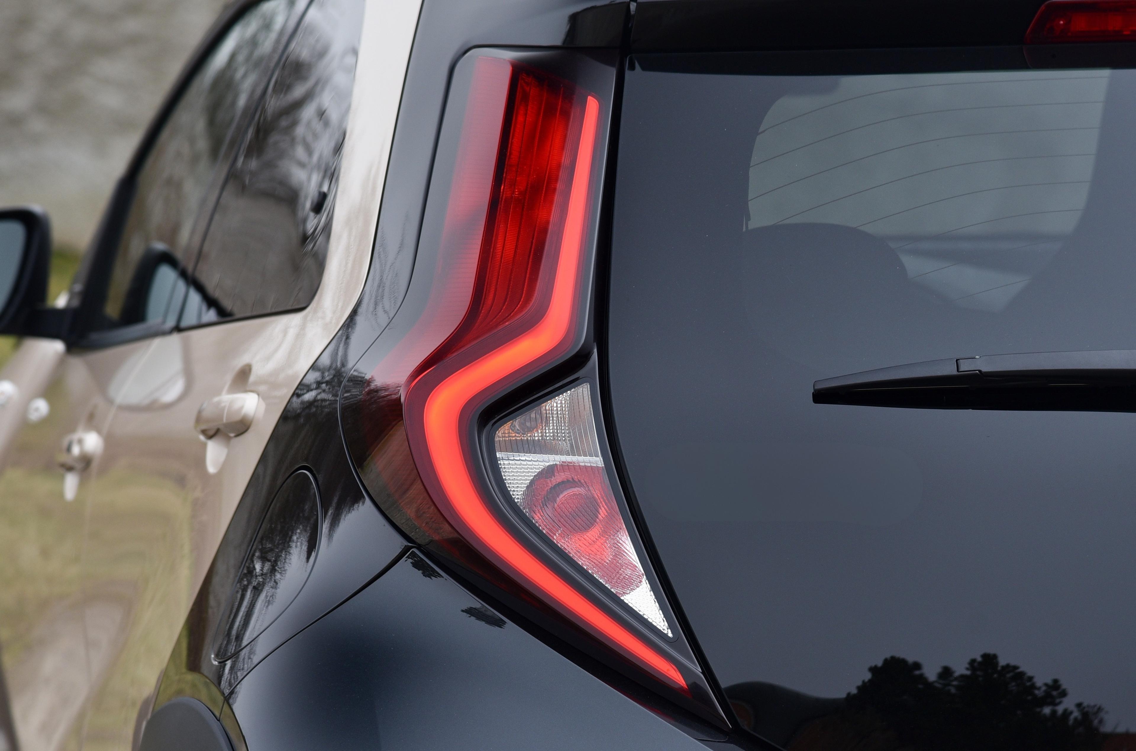 Thin and swooshy brake light