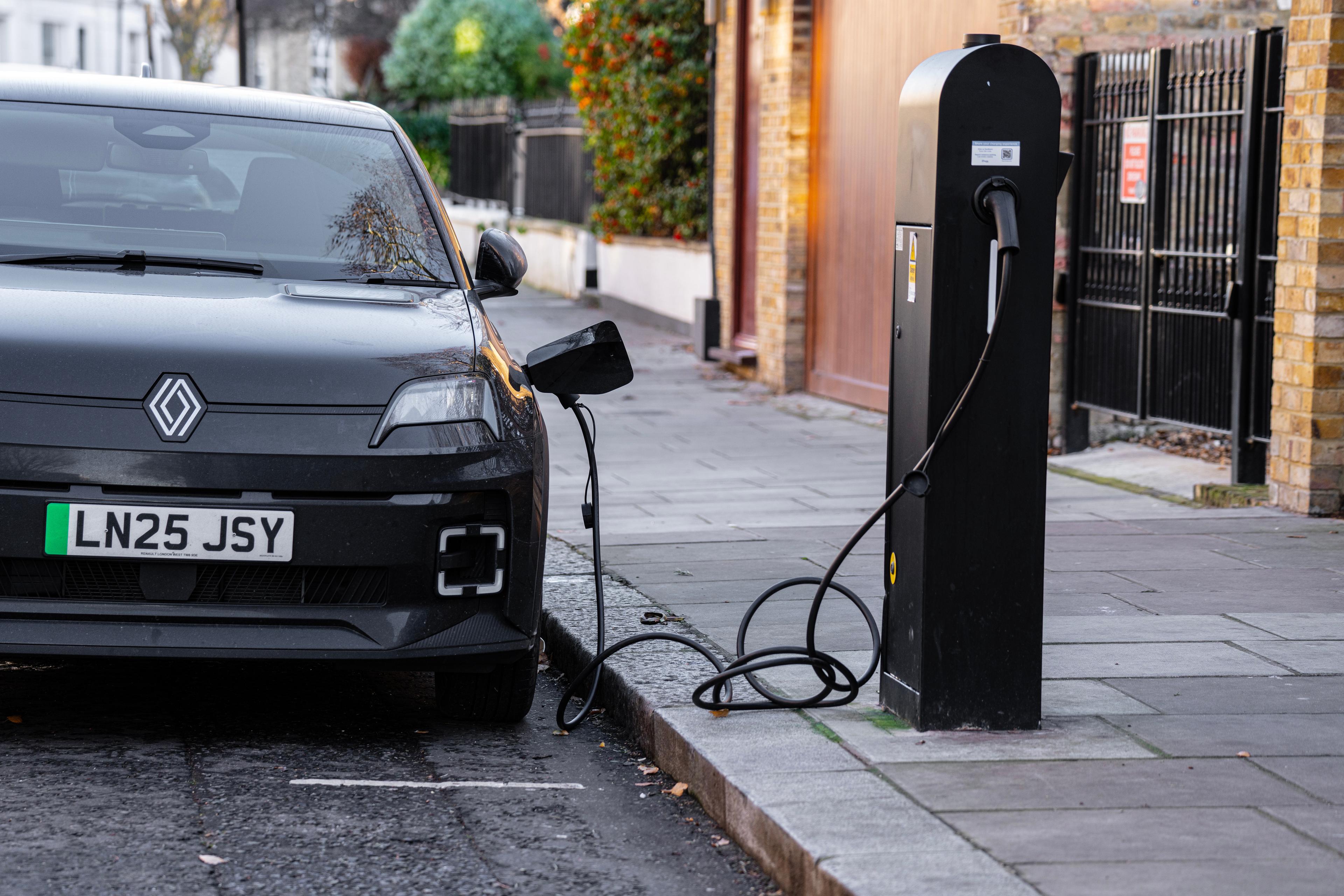 PHEV using on street charging