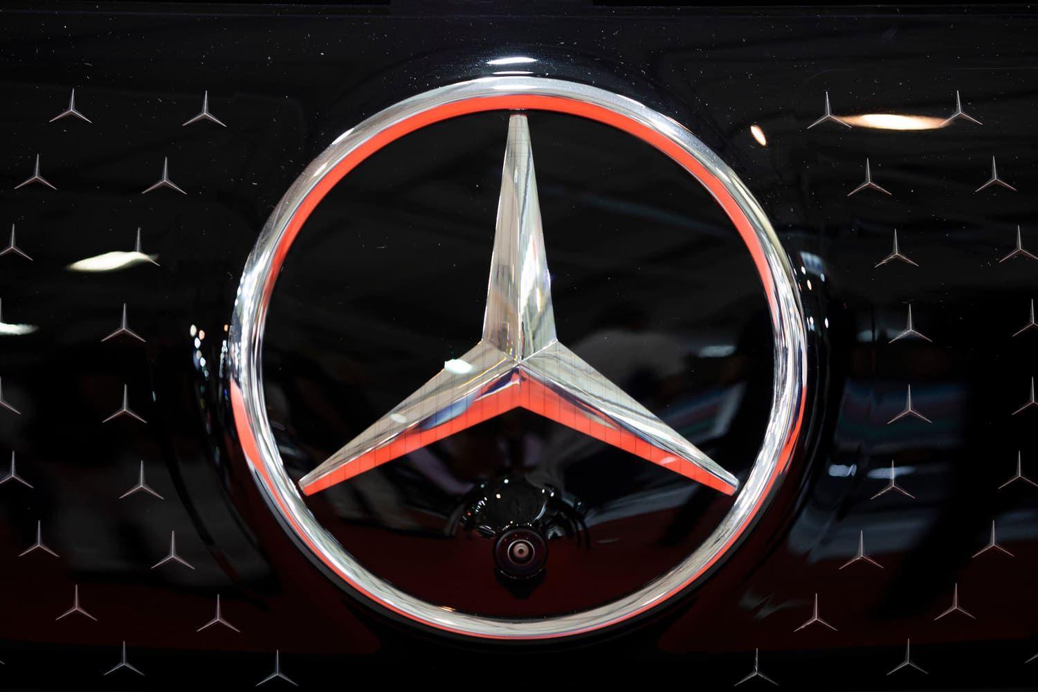 Mercedes-Benz badge on a black car